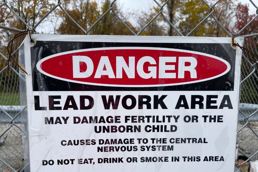lead abatement working area | Eco Shield Restorations lead abatement warning sign
